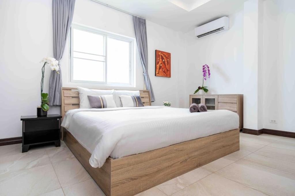 1 Bedroom Apartment In Nai Harn Ban Saiyuan Екстер'єр фото